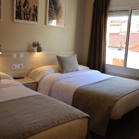 Hostal La Romanica Sabadell Buitenkant foto
