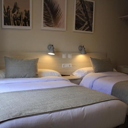 Hostal La Romanica Sabadell Buitenkant foto
