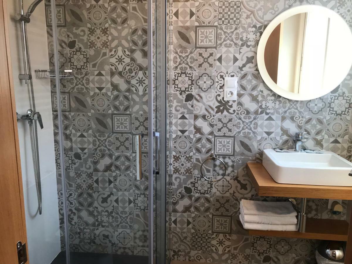 Hostal La Romanica Sabadell Buitenkant foto