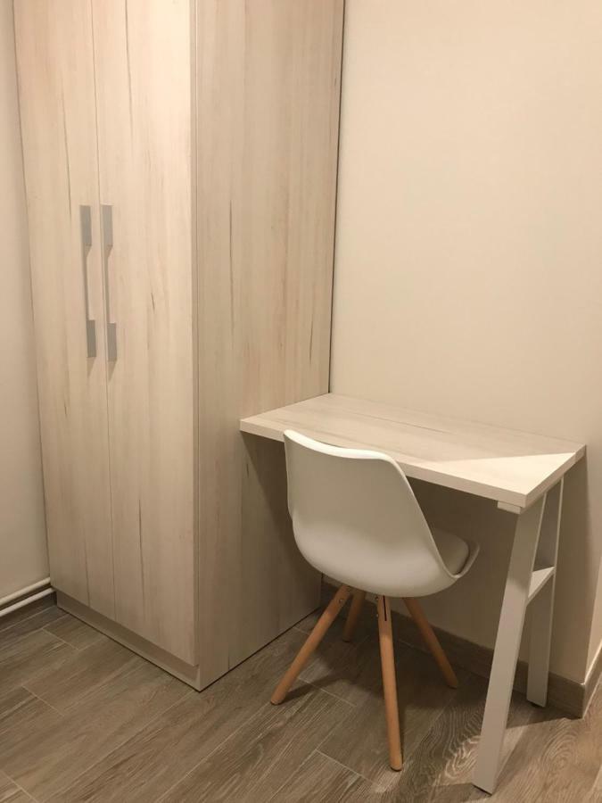 Hostal La Romanica Sabadell Buitenkant foto